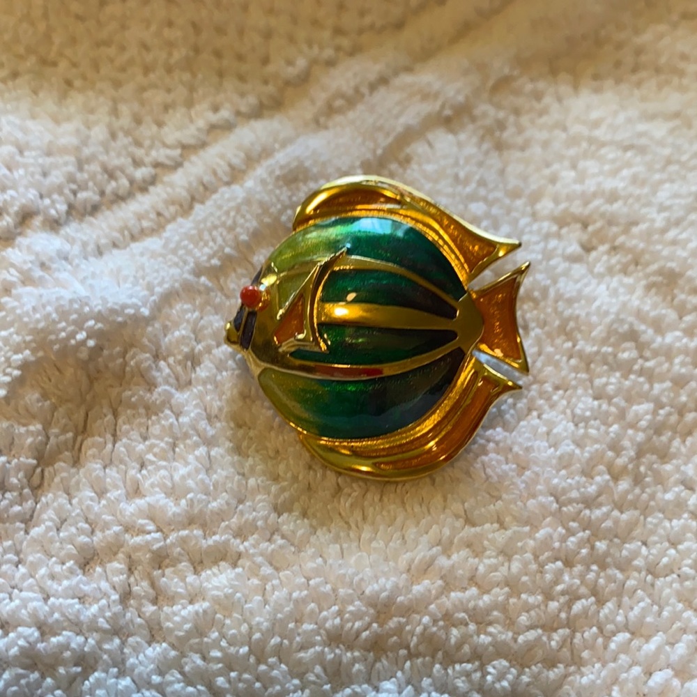 Jewelry - pin